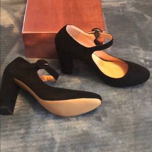 Women’s size 12 man made suede Mary Jane